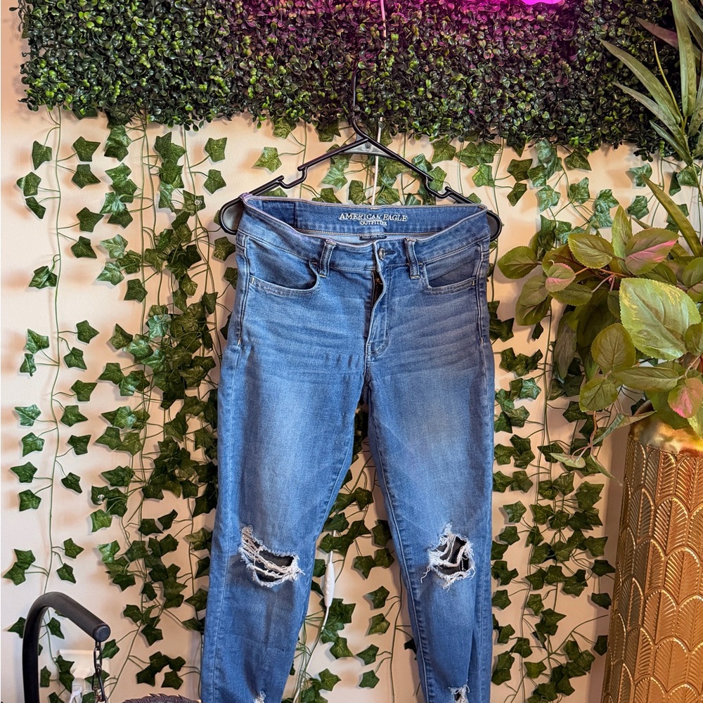 American Eagle Outfitters Women's Ripped Blue Jeans